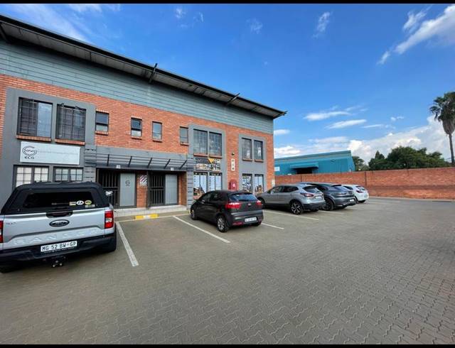INDUSTRIAL PROPERTY TO RENT IN HENNOPSPARK